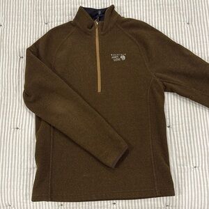 Mountain Hardware quarter zip
